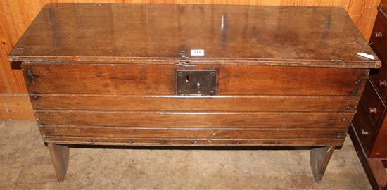 18C oak five-plank coffer(-)